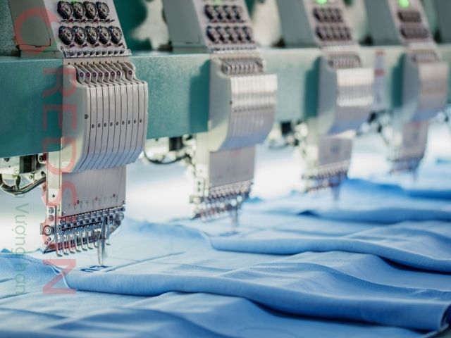 Hỗ trợ tư vấn mẫu thêu, thiết kế logo chuyên nghiệp.